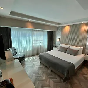 Hotel The Roomy Nisantasi ***